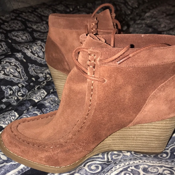 Women’s Wedge - Picture 3 of 6